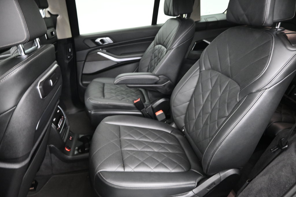 Used 2024 BMW X7 xDrive40i w/ Premium Package AWD/4WD image 25