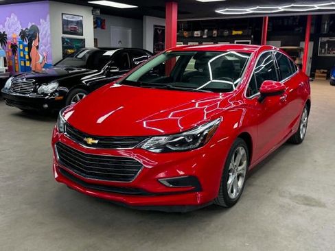 Used 2017 Chevrolet Cruze Premier FWD image 1