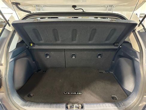 Used 2020 Hyundai Venue image 38