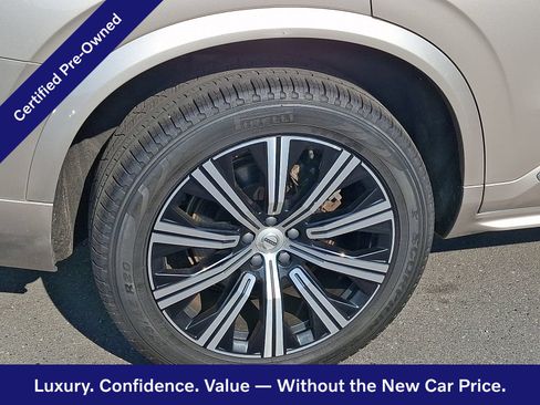Certified 2025 Volvo XC90 B5 Core w/ Climate Package AWD/4WD image 9