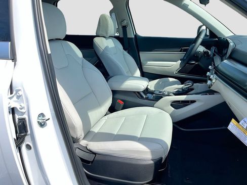 New 2025 Kia Telluride S image 34