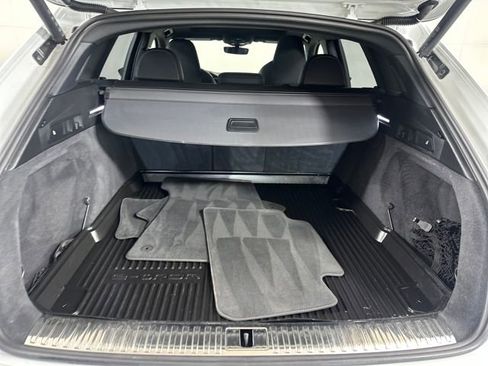 Used 2022 Audi e-tron S Prestige w/ Prestige Package image 25