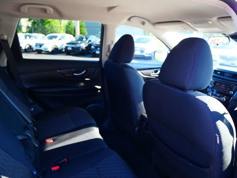 Used 2019 Nissan Rogue SV w/ Premium Package AWD/4WD image 24