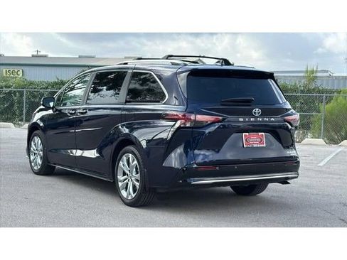 Certified 2024 Toyota Sienna Platinum FWD image 9