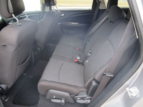 Used 2017 Dodge Journey SE image 7