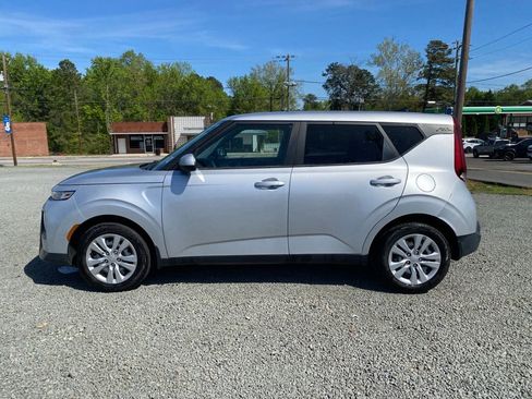 Used 2021 Kia Soul LX image 6
