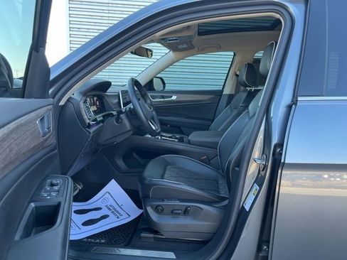 Used 2024 Volkswagen Atlas SEL Premium R-Line image 30