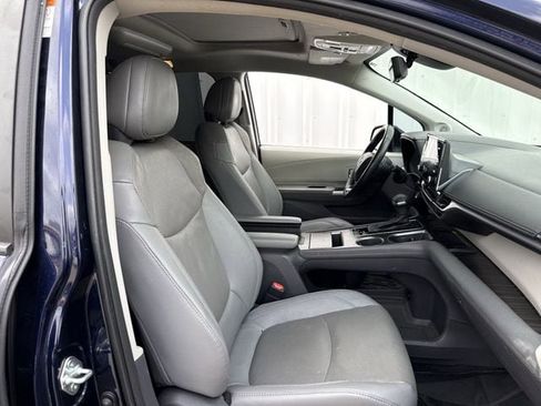 Used 2021 Toyota Sienna Limited image 30