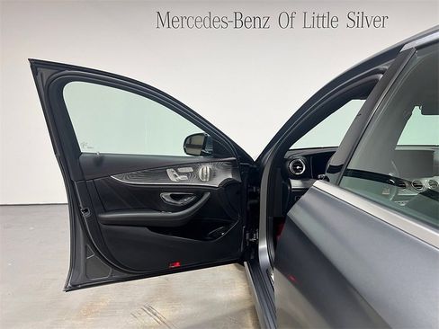 Used 2022 Mercedes-Benz E 53 AMG 4MATIC Sedan image 17