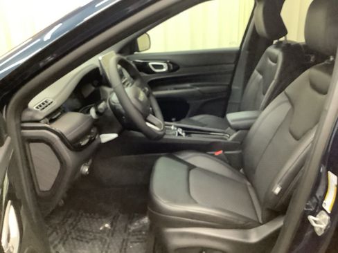 New 2026 Jeep Compass Latitude AWD/4WD image 13