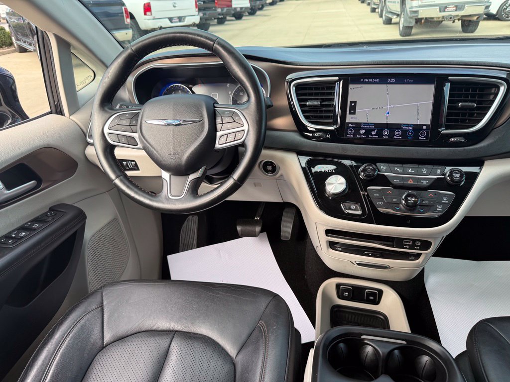 Used 2019 Chrysler Pacifica Touring-L Plus w/ Advanced Safetytec Group FWD image 13