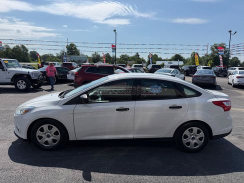 Used 2014 Ford Focus S FWD image 7