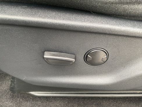 Certified 2025 Ford F150 XLT w/ Equipment Group 301A Standard image 15