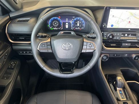 Used 2025 Toyota Grand Highlander AWD Hybrid image 15