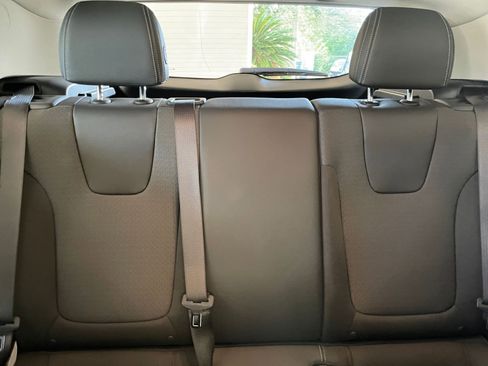 Used 2025 Buick Encore GX Preferred image 36