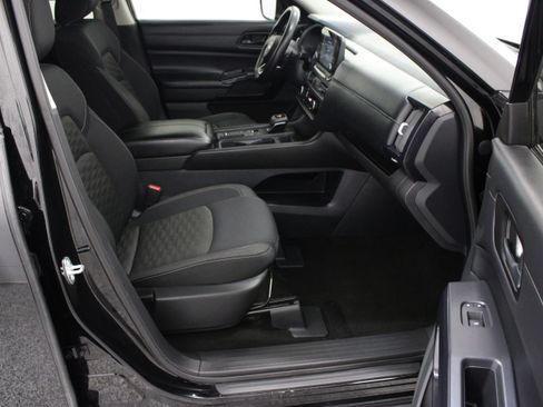 Used 2024 Nissan Pathfinder S FWD image 36