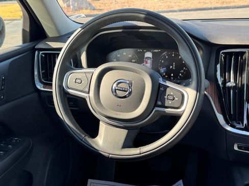 Used 2022 Volvo S60 B5 Momentum w/ Premium Package image 12