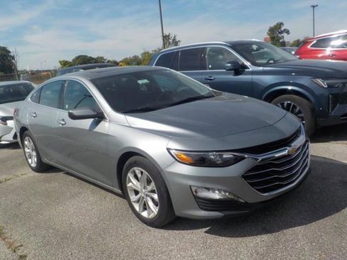 Used 2024 Chevrolet Malibu LT image 3