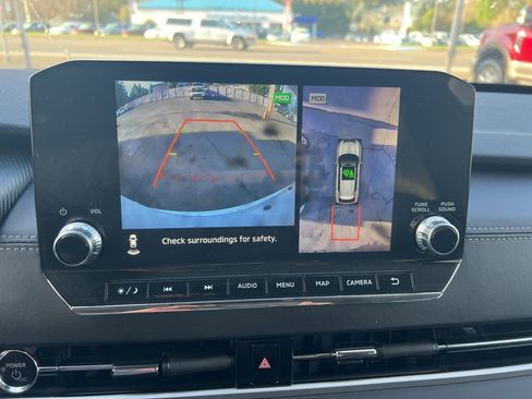 Used 2025 Mitsubishi Outlander SEL image 9