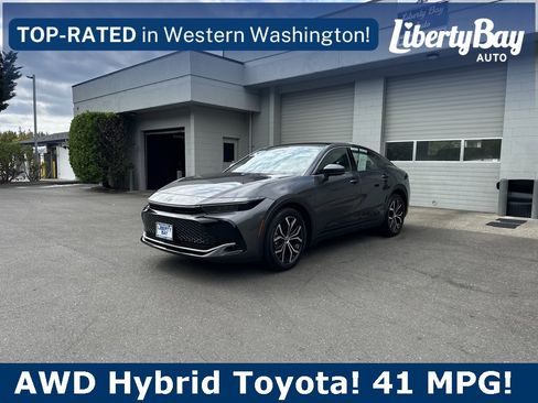 Used 2024 Toyota Crown Limited image 1