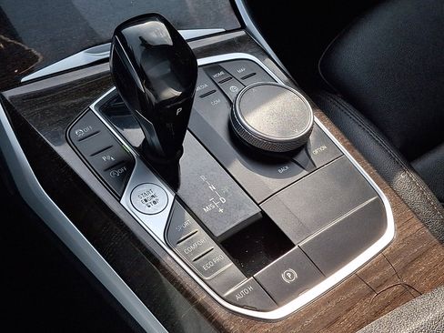 Used 2020 BMW 330i xDrive Sedan w/ Driving Assistance Package image 22