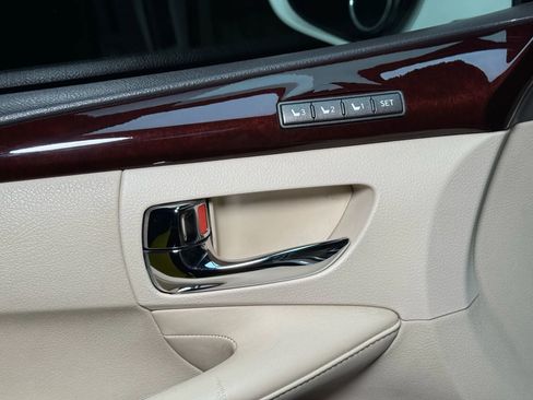 Used 2013 Lexus LX 570 4WD image 45