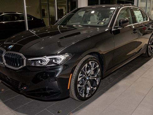 Used 2026 BMW 330i xDrive Sedan w/ Premium Package AWD/4WD image 3