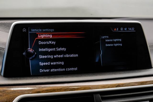 Used 2016 BMW 750i xDrive AWD/4WD image 38