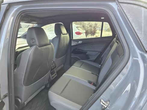 Used 2023 Volkswagen ID.4 Pro S image 6