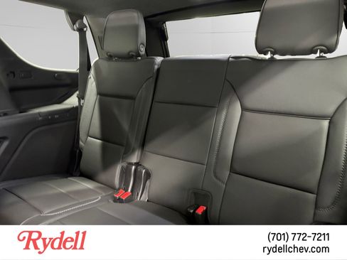 Used 2024 GMC Yukon Denali w/ Advanced Technology Package AWD/4WD image 16