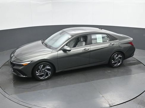 Used 2024 Hyundai Elantra Limited FWD image 36