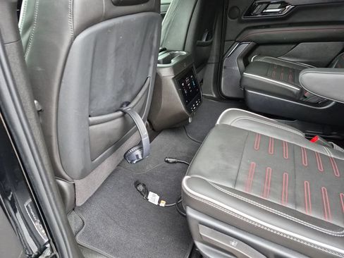 Certified 2025 GMC Yukon AT4 Ultimate AWD/4WD image 41