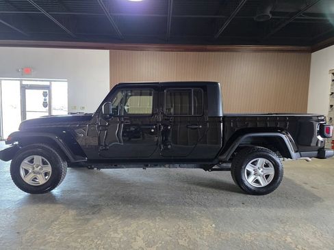 Used 2022 Jeep Gladiator Sport AWD/4WD image 7