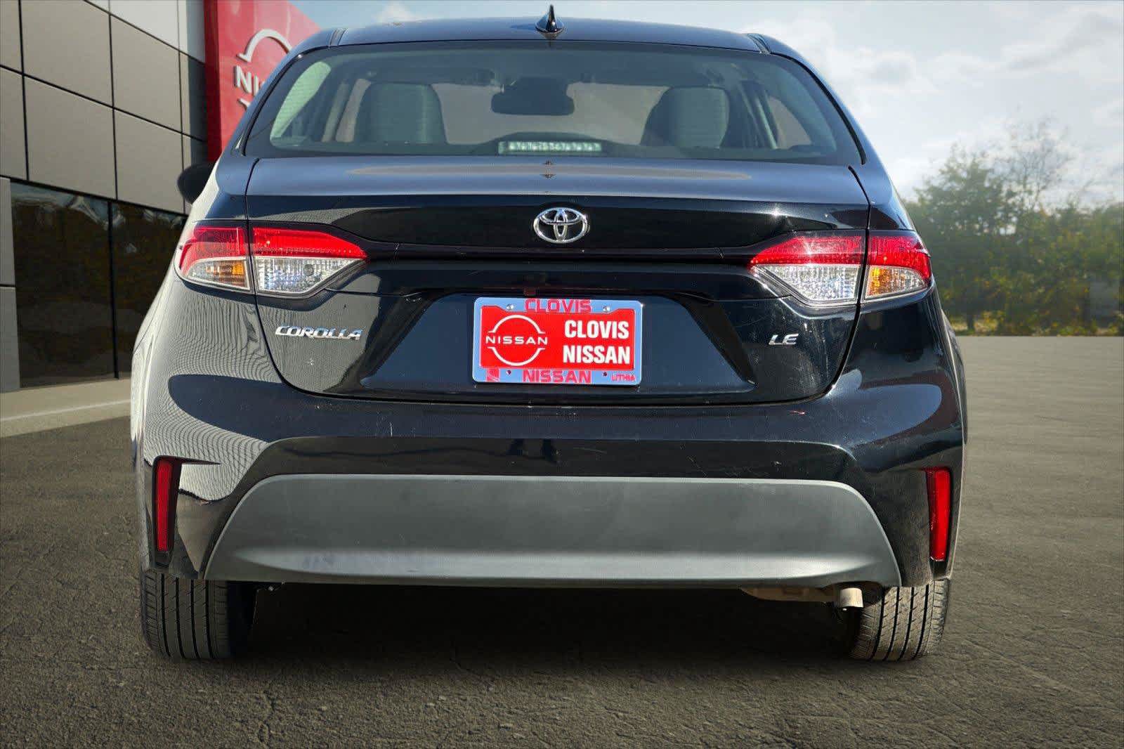 Used 2025 Toyota Corolla LE FWD image 7
