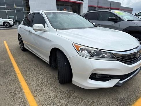 Used 2017 Honda Accord EX-L image 9