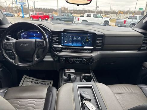 Used 2022 Chevrolet Silverado 1500 ZR2 w/ Technology Package image 15