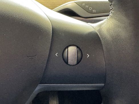 Used 2021 Tesla Model Y Long Range image 20