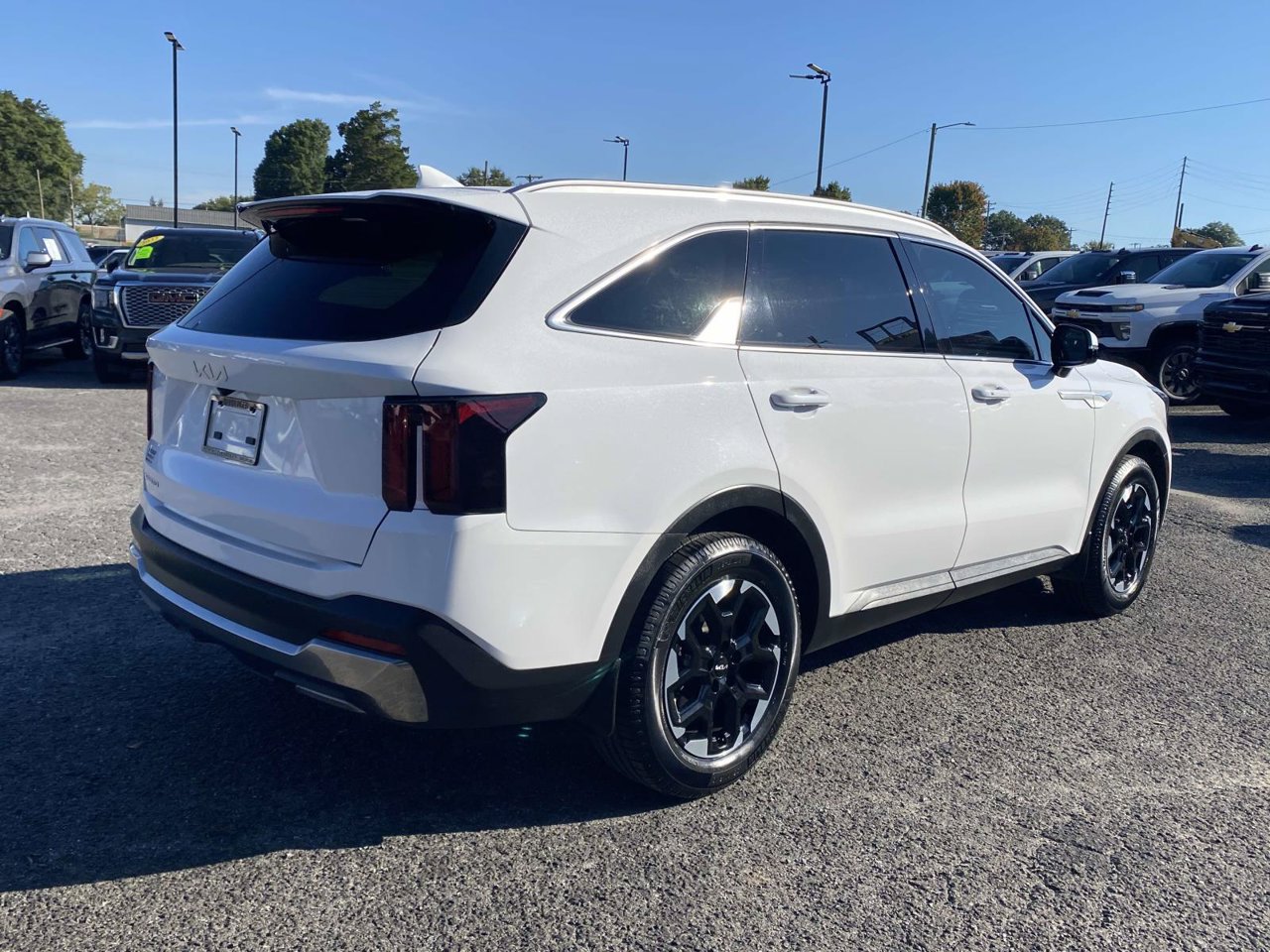 Used 2024 Kia Sorento S w/ Panoramic Sunroof Package FWD image 8