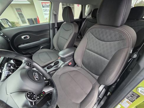 Used 2016 Kia Soul image 16