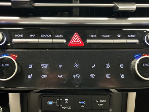 Used 2025 Hyundai Tucson Limited AWD/4WD image 19
