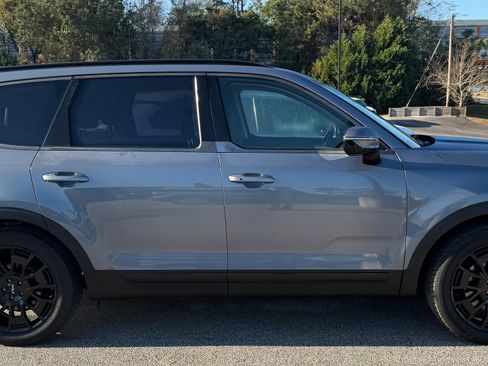 Used 2022 Kia Telluride SX w/ SX Prestige Package image 4