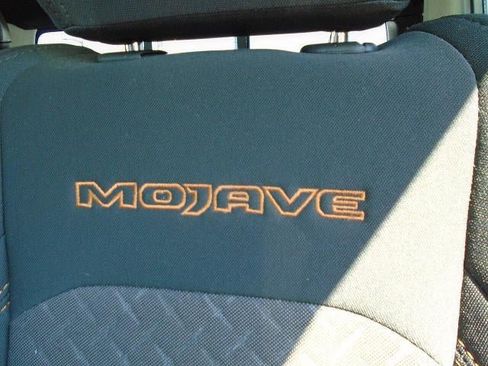 Used 2026 Jeep Gladiator Mojave AWD/4WD image 21