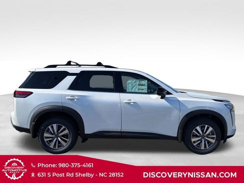 New 2026 Nissan Pathfinder SL AWD/4WD image 5