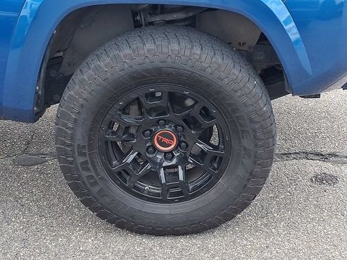 Used 2016 Toyota Tacoma Limited RWD image 30
