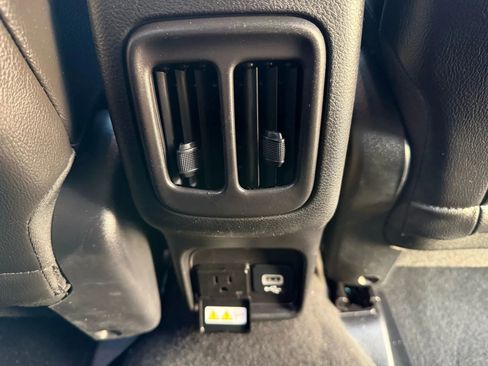 Used 2018 Jeep Compass Latitude w/ Popular Equipment Group image 14