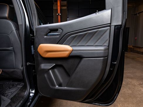 Used 2024 GMC Canyon AT4 w/ Technology Package image 38