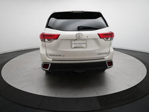 Used 2018 Toyota Highlander Limited Platinum image 26