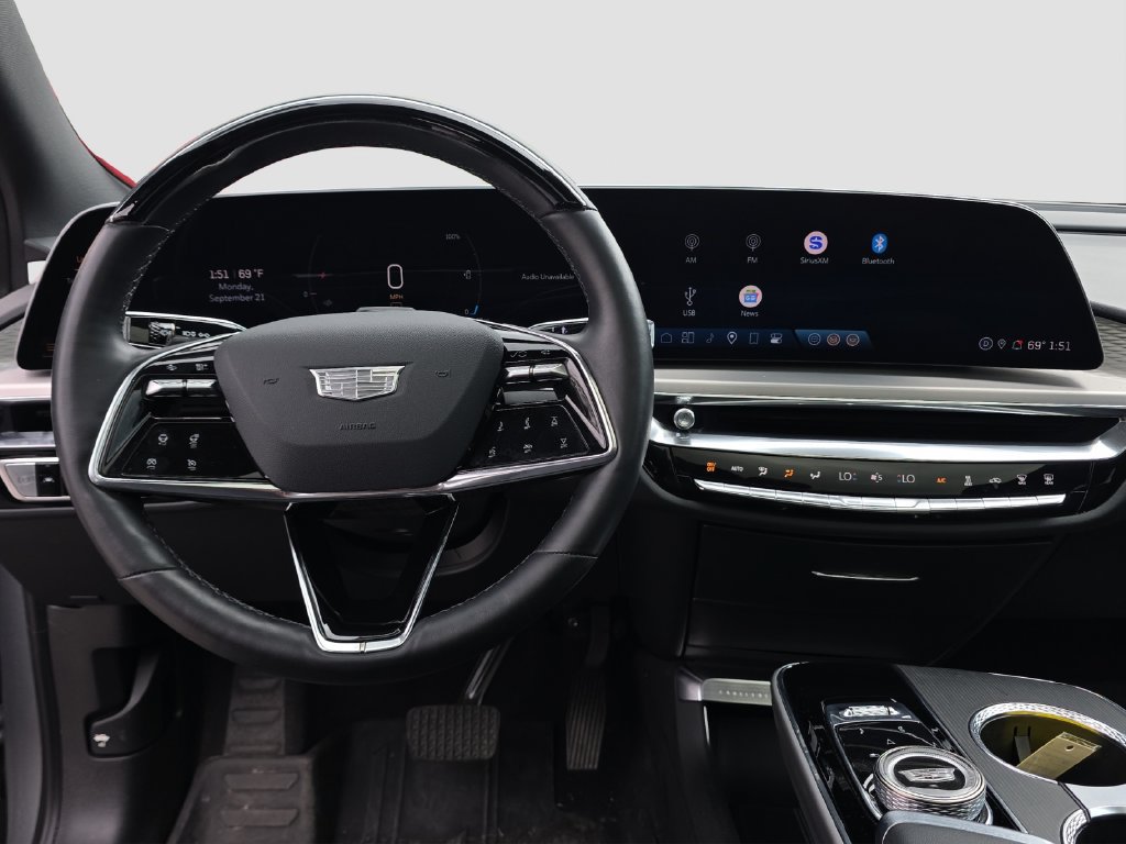 Used 2024 Cadillac Lyriq Luxury AWD/4WD image 13