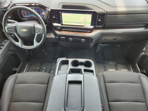 Used 2025 Chevrolet Silverado 1500 LT AWD/4WD image 25