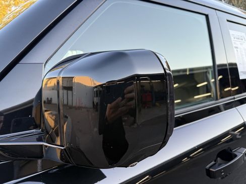 Used 2025 Land Rover Defender 110 S image 10